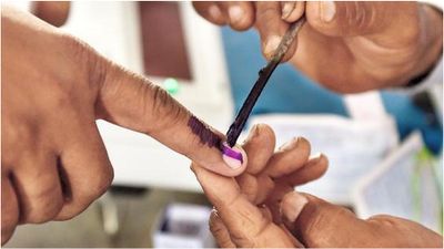 இலங்கையில் குடியுரிமை.. ஆனால், ஓட்டு போட்டது தமிழ்நாட்டில்! வசமாக சிக்கிய தம்பதி