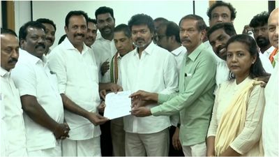 காங்கிரஸுக்கு ராஜ்யசபா எம்பி சீட்! கூட்டணிக்கு முக்கிய பங்காற்றியவருக்கு ஒதுக்க தவெக திட்டம்!