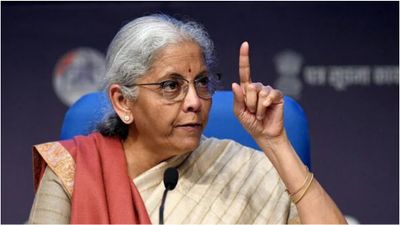 “ரூ.10 எக்ஸ்ட்ரா கொடுக்க வேண்டியிருக்கும்..” பெட்ரோல் விலை குறித்து வாயை விட்ட நிர்மலா சீதாராமன்