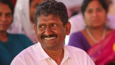 ரியல் ‘சர்க்கார்’ சம்பவம்.. தவெகவில் இணையப் போகும் சகாயம் ஐஏஎஸ்? விஜய் தரப் போகும் வெகுமதி! பரபர.!