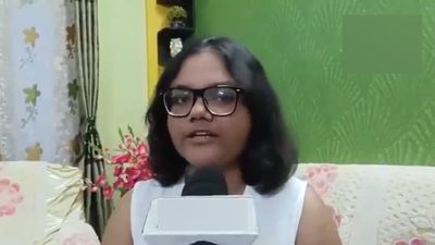 ISC Class 12: ஐஎஸ்சி 12 ஆம் வகுப்பு தேர்வில் 400/400 மதிப்பெண்களை பெற்று முதலிடம் பெற்ற மாணவி!