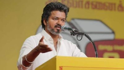 பணத்தையும் வாங்கிக்கொண்டு தவெகவுக்கு வாக்களித்த மக்கள்! இது புதுசா இருக்கு!