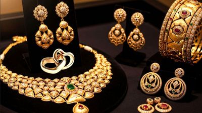 Gold Rate Today: எகிறி அடிக்கும் தங்கம் விலை.. இன்று பெரியளவில் பறக்க போகுது.. கலக்கத்தில் நகை பிரியர்கள் 