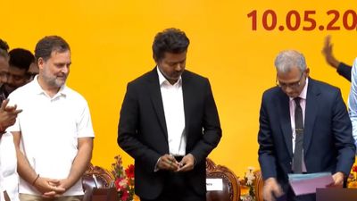 2 முக்குலத்தோர், 2 கொங்கு கவுண்டர்! ஒரு வன்னியர் கூட இல்லை! விஜய் அமைச்சரவையில் முதன்முறையாக பிராமணர் 