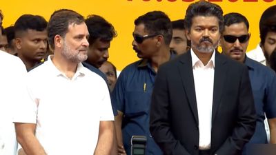 வெள்ளை அறிக்கை.. வெளிப்படையான ஆட்சி.. அதிரடி காட்டிய விஜய்