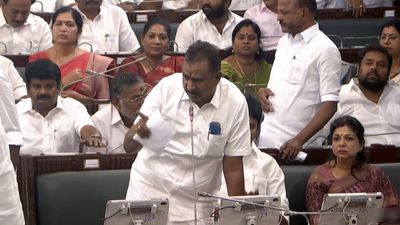 விஜய்க்கு ஆதரவு! சட்டமன்றத்தில் எஸ்.பி.வேலுமணி அறிவிப்பு! பதவிக்கு ஆசைப்படவில்லை என இபிஎஸ்க்கு பதில்