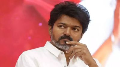 “சினிமா மோகத்தின் உச்சம்”.. விஜய் வெற்றி.. தமிழ்நாட்டை கிண்டல் செய்யும் வடக்கு நண்பர்கள்!