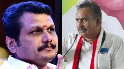 செந்தில் பாலாஜி - எஸ்.பி.வேலுமணி திடீர் சந்திப்பு.. எதிரும் புதிருமாக இருந்தவர்கள் 30 நிமிடம் பேச்சு