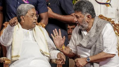 முடிவுக்கு வரும் சித்தராமையா ஆட்சி? டெல்லியில் காங்கிரஸ் திட்டம்.. சமாதானம் செய்ய ‘ராஜ்யசபா’ சீட்!