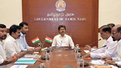 69 சதவீத இட ஒதுக்கீட்டுக்கு ஆபத்தா? சுப்ரீம் கோர்ட்டில் நாளை விசாரணை.. விஜய் போட்ட மாஸ்டர் பிளான்
