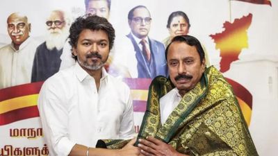 9வது முறை சர்ப்ரைஸ் வரலாறு! கோபிச்செட்டிப்பாளையத்தில் விசில் அடித்த செங்கோட்டையன்! தவெக முதல் வெற்றி