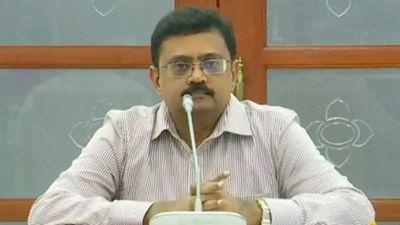 தூக்கியடிக்கப்பட்ட உதயச்சந்திரன்.. காத்திருப்போர் பட்டியலுக்கு மாற்றப்பட்டது ஏன்? வெளியான தகவல்