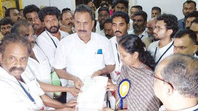 கோவை மாவட்டத்தில் அதிமுகவின் கோட்டையை உடைத்த தவெக.. தப்பியது வேலுமணி மட்டுமே   