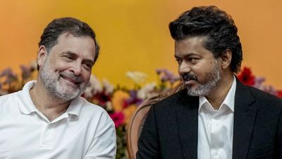 விஜய்க்கு முதல் அக்னி பரீட்சை.. காரணம் வேற யாரும் இல்லை காங்கிரஸ் தான்.. அடுத்து என்ன?