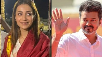 திரிஷா பிறந்த நாளில் தோழன் விஜய்க்கு கிடைத்த கிப்ட்..  முகமெல்லாம் சந்தோஷம்! இனி நடக்கப்போவது என்ன?