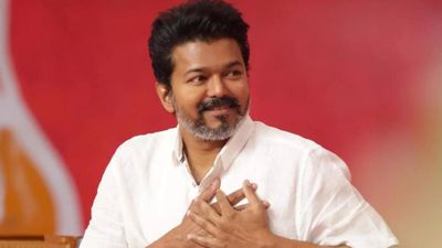 விஜய்-யின் பரபர டிவீட்.. 'வெற்றியின் அருகில்தான் இருக்கிறோம்'.. நல்லதே நடக்கும்! வெற்றி நிச்சயம்!