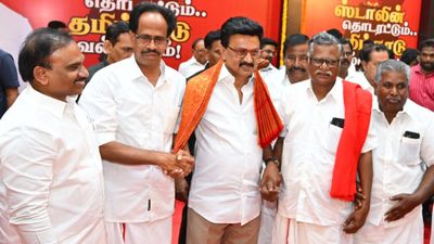 “திமுக கூட்டணியில்தான் தொடர்கிறோம்.. தவெக அரசுக்கு வெளியில் இருந்து ஆதரவு”.. CPI வீரபாண்டியன் உறுதி!