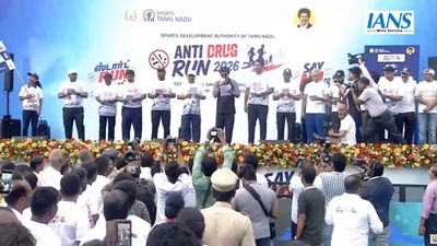 சென்னை மாரத்தானில் முதல்வர் விஜய் ஓட்டம்..  போதைப்பொருள் ஒழிப்பு விழிப்புணர்வில் பங்கேற்பு