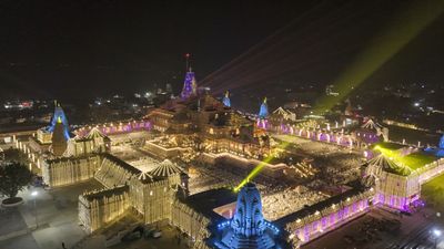 அயோத்தி உண்டியல் திருட்டு எதிரொலி.. 50% குறைந்த பக்தர்கள் கூட்டம்! யோகி அரசு மீது மக்கள் கோபம்