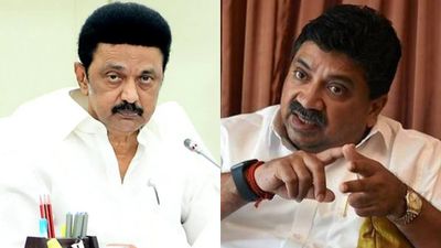ஒரு கூட்டு கிளியாக..ஒன்னா இருந்த உ.பிறப்புகளுக்குள் சண்டை! தளபதிக்கு எதிராக மல்லுக் கட்டும் பிடிஆர்? 