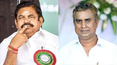 எடப்பாடிக்கு எதிராக புரட்சி வெடிக்கும்.. கொந்தளித்த வேலுமணி ஆதரவாளர்கள்.. அதிமுகவில் டிவிஸ்ட்