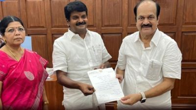 அதிமுகவில் உடைந்த அடுத்த செங்கல்.. சனிக்கிழமை பனையூரில் மெயின் புள்ளி! இவரா? பரபர புதுக்கோட்டை! 