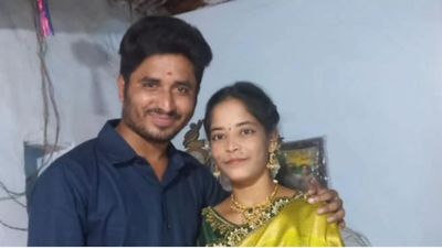 சுஷ்மிதா 5 மாத கர்ப்பம்.. கரெக்ட்டா வளைகாப்பு நேரத்தில் கணவன் கேட்ட அந்த கேள்வி! ஆடிப்போன தெலுங்கானா