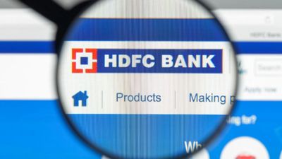 HDFC வங்கியால் கடன் வாங்கிய அனைவருக்கும் ஷாக்.. உங்க EMI அதிகரிக்க போகிறது?