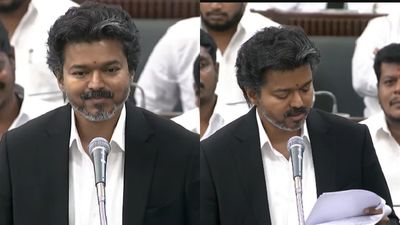 எழுதி வைத்ததை ஓரம் வைத்துவிட்டு. OFF Scriptல் பேசி மாஸ் காட்டிய முதல்வர் விஜய்! வெளிர்ந்து போன திமுக
