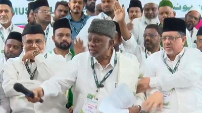 முட்டாள்தனமா கேட்காதே.. திமுகவிற்கு ஓட்டளிப்பது 6வது கடமைனு எங்கே சொன்னேன்? காதர் மொகிதீன் டென்ஷன்
