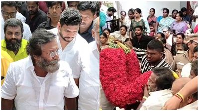 அது நடக்காமலேயே போயிடுச்சு.. பாரதிராஜாவிற்கு தேனியில் அஞ்சலி செலுத்திய கருணாஸ் உருக்கமான பேட்டி