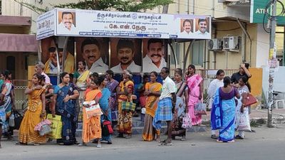 அப்பன் மகனுக்கு சம உரிமை கொடுக்க இது என்ன குடும்ப சொத்தா? கே.என்.நேரு குறித்து திருச்சி சூர்யா