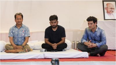 தீவிரமடையும் கரப்பான் பூச்சி கட்சி போராட்டம்.. உண்ணாவிரத போராட்டத்தை ஆரம்பித்த சோனம் வாங்சுக்