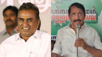 கோவையில் கிழியுது இரட்டை இலை..வேலையைக் காட்டிய வேலுமணி! அழுகையை அடக்க முடியாமல் மா.செ.! ரொம்ப மோசம்!