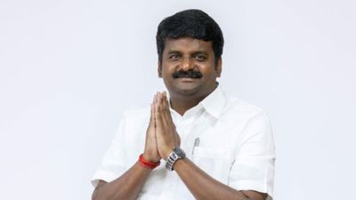 அரசனை நம்பி.. விஜய்யை சந்திக்காத விஜயபாஸ்கர்! கடைசி நேரத்தில் மாறிய ப்ளான்! கொந்தளித்த சீனியர்கள்!