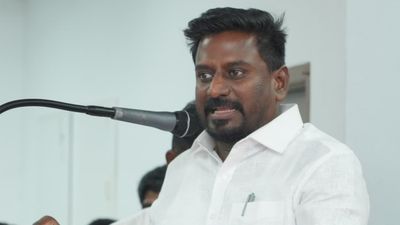 பள்ளி உரிமம் புதுப்பிக்க முந்தைய ஆட்சியில் லஞ்சமா? புகார் கொடுத்தா ஆக்‌ஷன்! அமைச்சர் ராஜ்மோகன் உறுதி