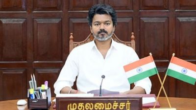 7 இல்லப்பா 12.. தமிழக அரசியலை புரட்டிப் போடும் மினி சட்டசபை தேர்தல்! விஜய் போட்ட ’மாஸ்டர்’ ப்ளான்! 