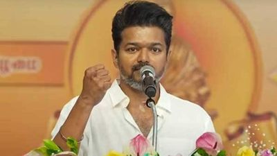 தமிழகத்தில் கட்டிட அனுமதியில் புரட்சி.. ஊழல் ஒழிப்பு, முழு ஆன்லைன் முறை.. விஜய் அரசு அதிரடி உத்தரவு 