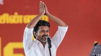 6 இல்லங்க 15.. மினி சட்டசபைக்கு தேர்தலுக்கு தயாராகும் தமிழகம்? பரிட்சைக்கு ரெடியான விஜய்! வெல்வாரா? 