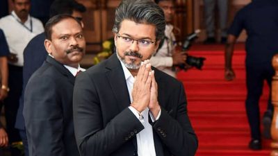 இனி டிரான்ஸ்பருக்கு நோ லஞ்சம்.. ஆன்லைன் மூலம் மட்டுமே பணியிட மாறுதல்.. முதல்வர் உத்தரவு! 