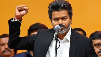 இப்போ வேண்டாம்.. அதிமுக மாஜிக்களுடன் மீட்டிங்கை ரத்து செய்த விஜய்.. கடைசி நிமிடத்தில் என்ன நடந்தது? 