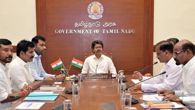 விஜய் அரசில் புதிய சகாப்தம்.. ஒரு ரூபாய் லஞ்சமும் இன்றி 171 வணிகவரி அதிகாரிகளுக்கு பதவி உயர்வு! 