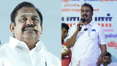 அதிமுகவில் ஷாக்.. எடப்பாடி படம் இல்லாமல் எஸ்.பி.வேலுமணி நடத்திய ஆலோசனை.. பேசிய டாபிக் தான் ஹைலைட்!