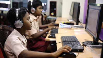 ஐடி துறையில் சாதித்த தமிழ்நாட்டுக்கு ஏஐ-யில் சாதிக்க தெரியாதா? 5000 அரசுப் பள்ளிகளுக்கு புது திட்டம்!