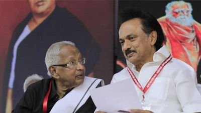 திமுகவில் செய்ய வேண்டிய மாற்றங்கள்.. வீரமணி வெளியிட்ட அழுத்தமான பதிவு