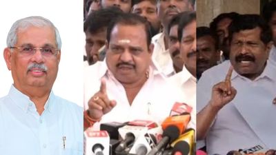 தமிழ்நாட்டில் குதிரை பேரம் நடக்குது! உடனே விசாரிங்க! ஆளுநரை நேரில் சந்தித்து புகார் அளித்த அதிமுக டீம்