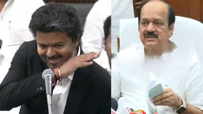 விஜய்யை போல எதிர்க்கட்சி உறுப்பினர்களுக்கும் சைகை காட்ட அனுமதி உண்டா? சபாநாயகர் புது விளக்கம்