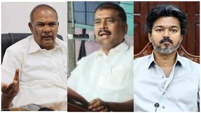 சிஎம் சார்.. எங்கள் கை பூ பறிக்கவா செய்யும்.. விளாத்திகுளம் எம்எல்ஏ கைதுக்கு எதிராக அப்பாவு ஆவேசம்