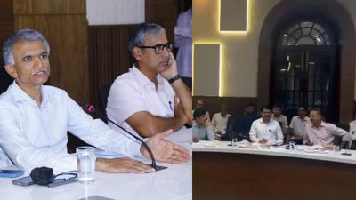 என் காதிலேயே பூ வைக்கிறீங்களா.. அதிகாரிகளை மீட்டிங்கில் இருந்து வெளியேற்றிய அமைச்சர்! பெரும் பரபரப்பு