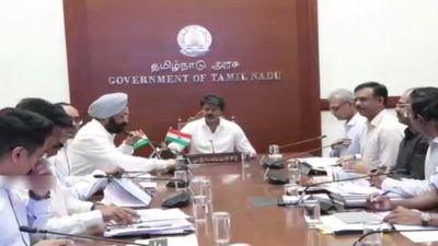 விஜய் இன்று எடுக்க போகும் முடிவுகள்தான்! தமிழ்நாட்டின் எதிர்காலத்தையே மாற்றும்! மிக முக்கிய மீட்டிங் 